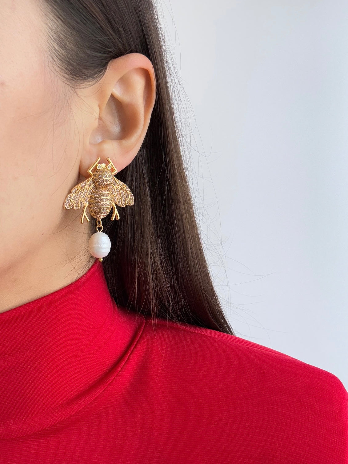 Gold-Plated Earrings with Stunning Pearl Details