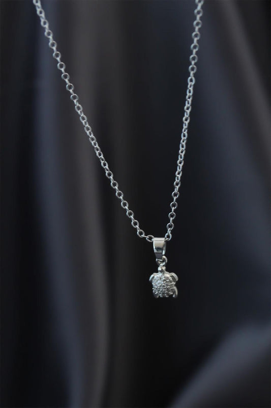 Stylish Silver Turtle Pendant Necklace with Gemstones for Women