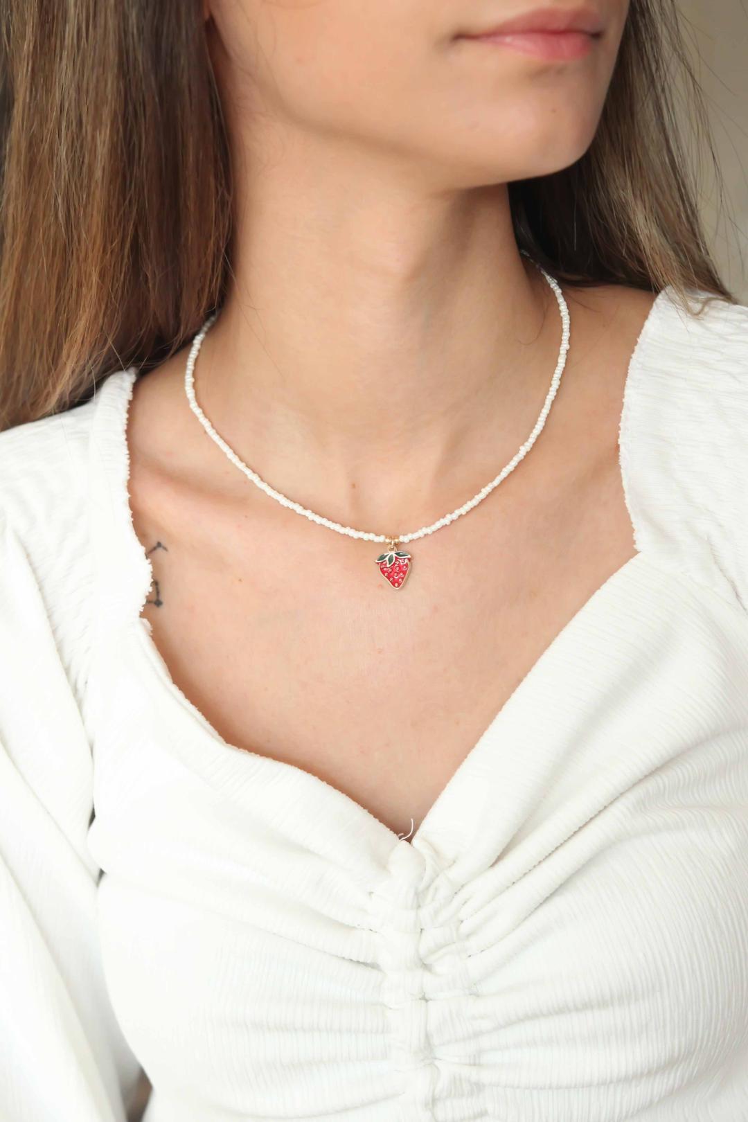 Charming Strawberry Pendant White Beaded Women's Necklace