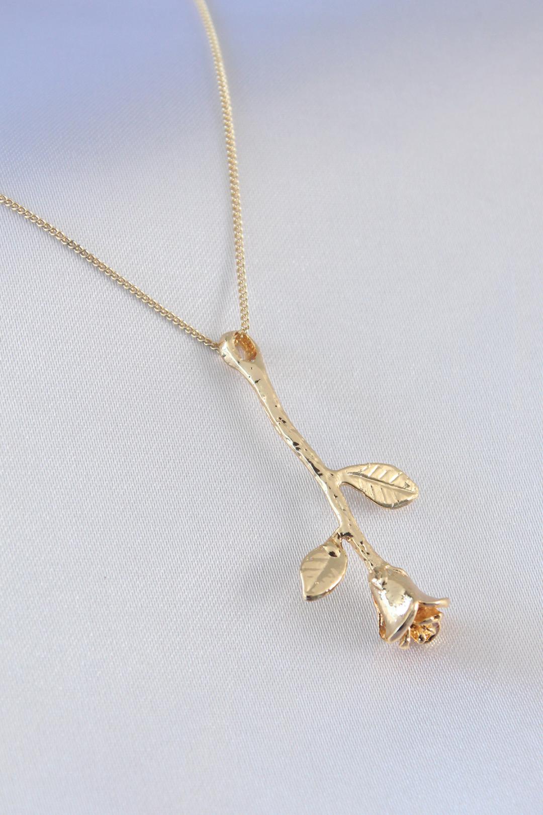 Elegant Gold Rose Design Women's Necklace