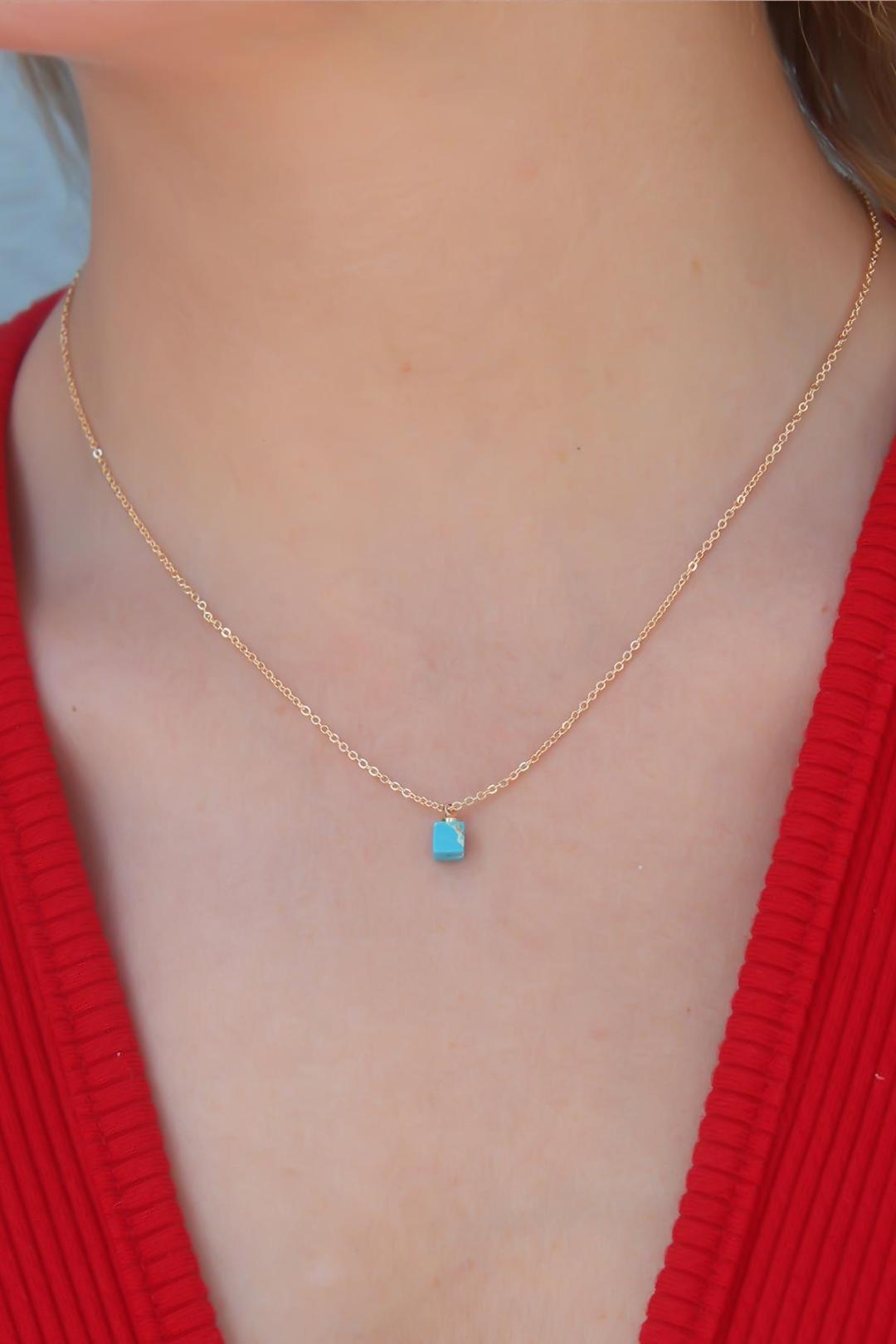 Stunning Gold Square Necklace with Blue Gemstone for Women