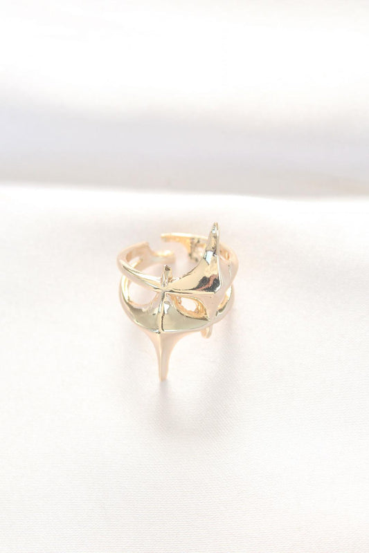 Adjustable Star Design Gold Ring - A Stunning Statement Piece