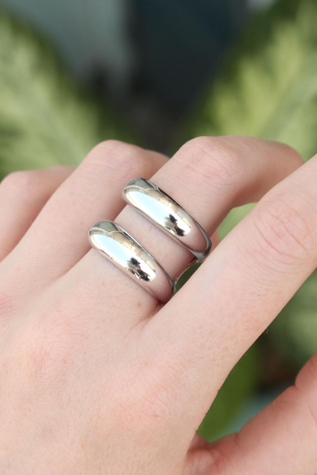 Adjustable Silver Tone Band Ring - Stylish and Versatile Jewelry