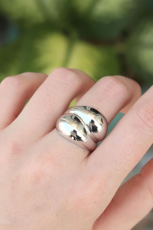 Adjustable Silver Drop Ring - Elegant and Stylish Jewelry Piece