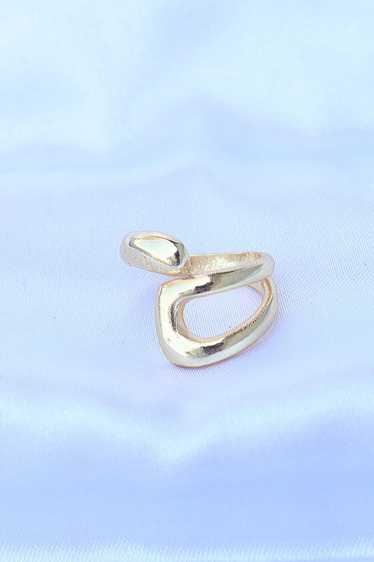 Adjustable Gold Tone Ring - Perfect for Any Occasion!