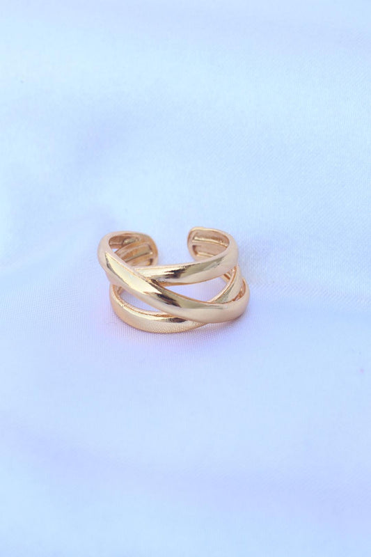 Adjustable Gold Twisted Ring - Stylish and Versatile Jewelry