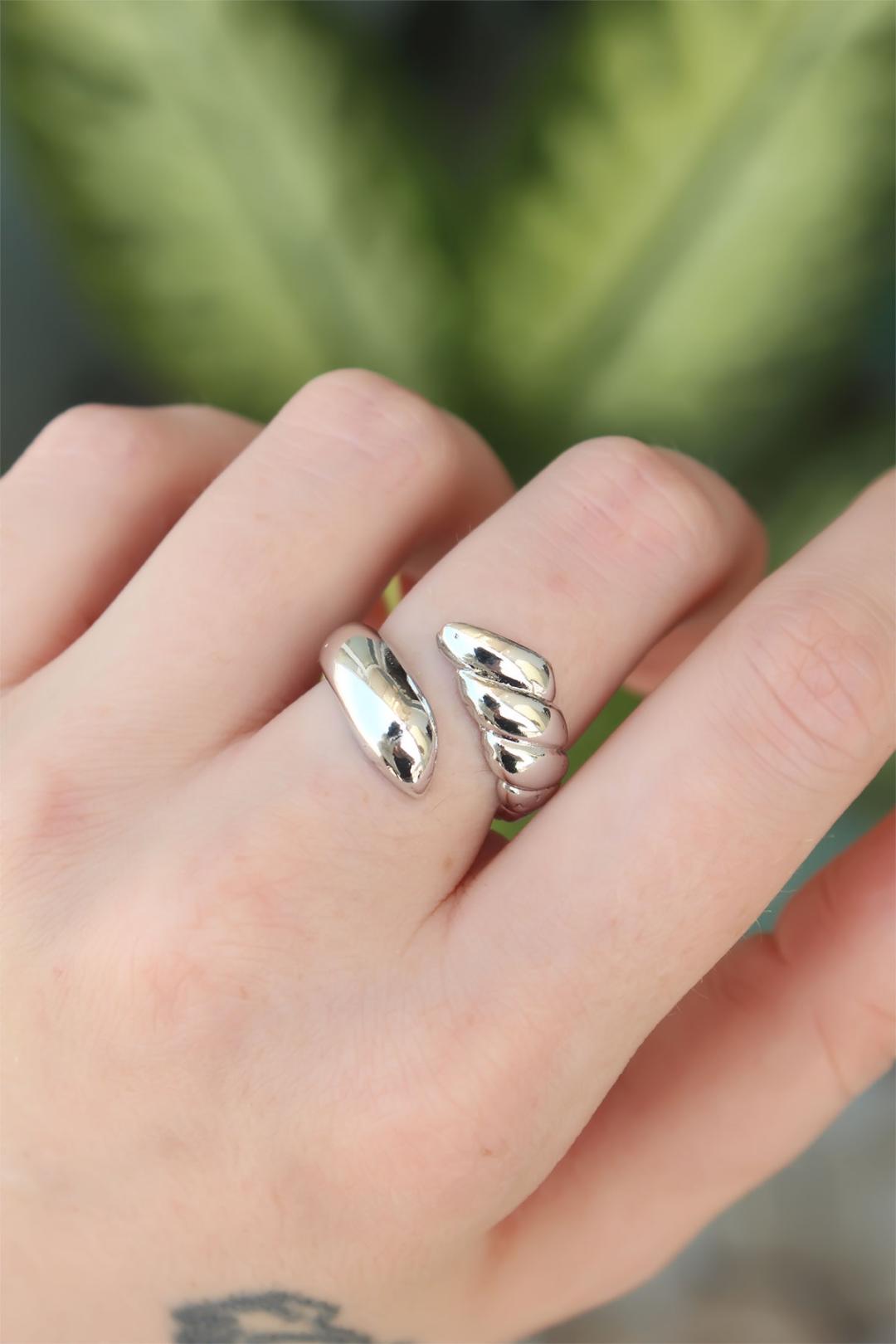 Adjustable Silver Spiral Ring - Stylish and Unique Design