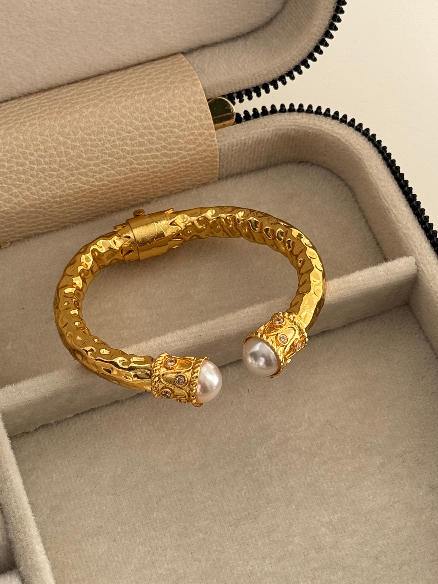 Adjustable Gold-Plated Bracelet with Pearl Accents – DILASA Collection