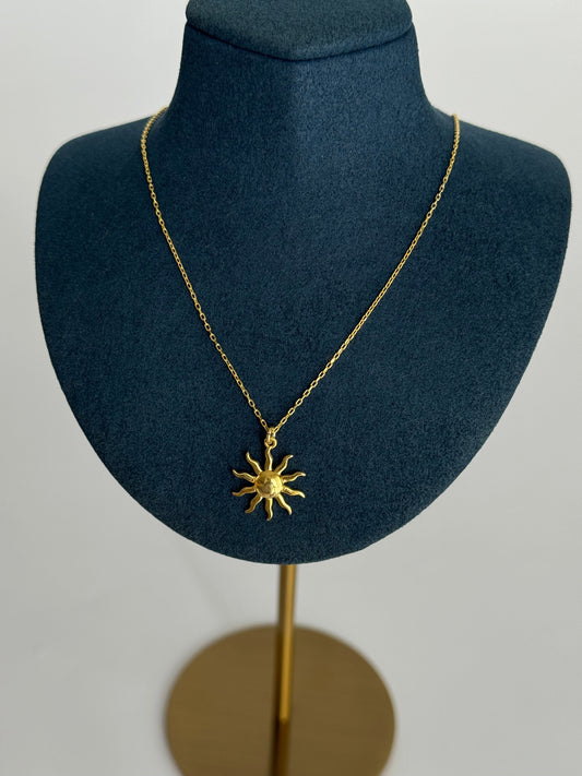 925 Sterling Silver Sun Detail Gold Necklace - Radiant Elegance