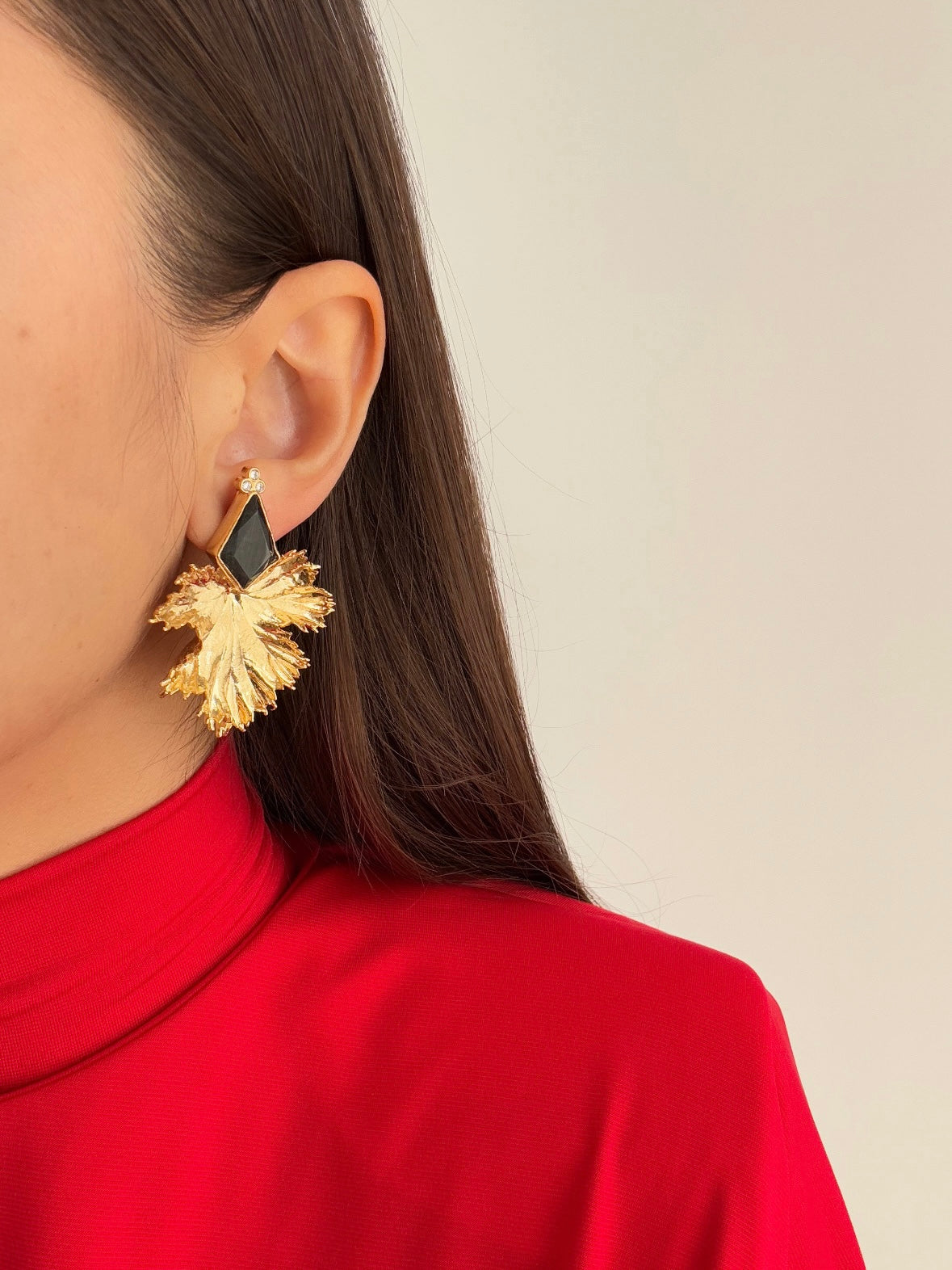 Natural Stone Detailed Leaf Gold-Plated Earrings