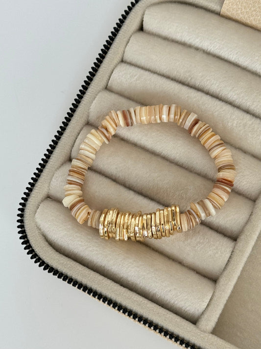 Gold-Plated Cream Glass Bead Bracelet with Stunning Detail