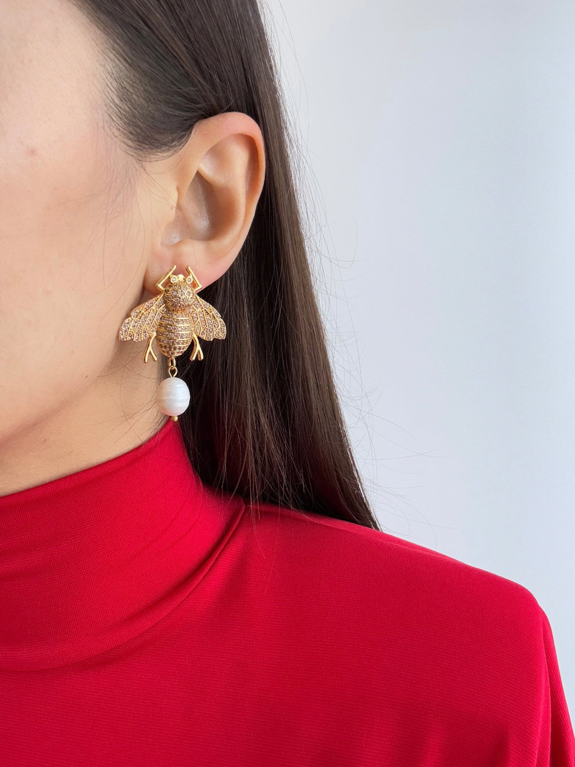 Gold-Plated Earrings with Stunning Pearl Details