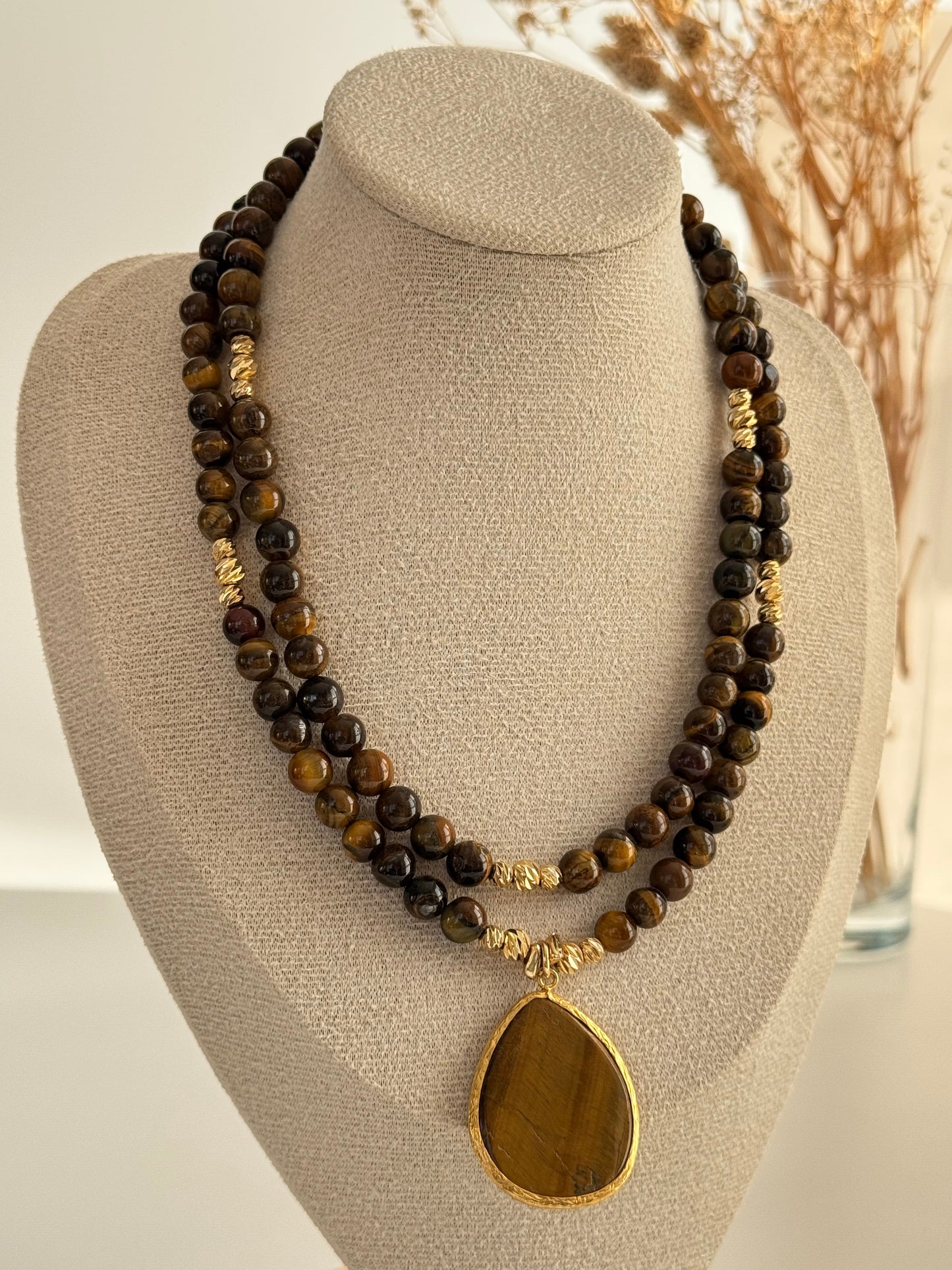 ALIDA Brown Natural Stone Gold-Plated Detail Necklace - Elegant and Unique Jewelry Piece