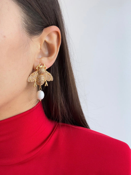 Gold-Plated Earrings with Stunning Pearl Details