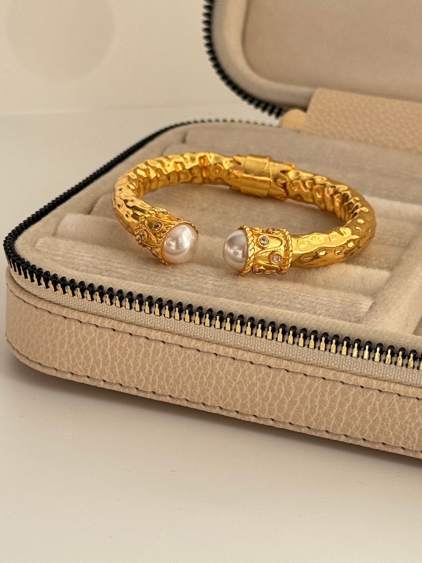 Adjustable Gold-Plated Bracelet with Pearl Accents – DILASA Collection