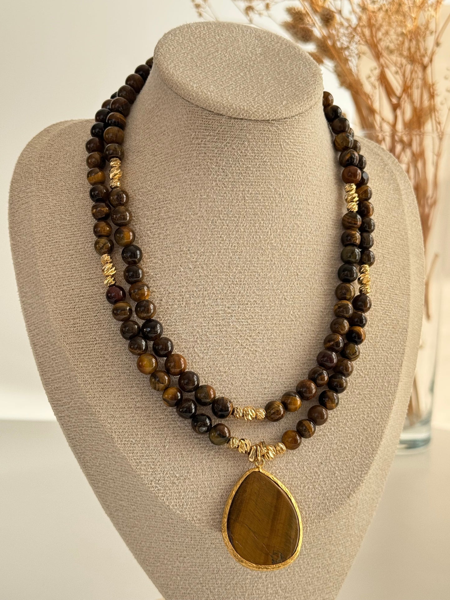 ALIDA Brown Natural Stone Gold-Plated Detail Necklace - Elegant and Unique Jewelry Piece