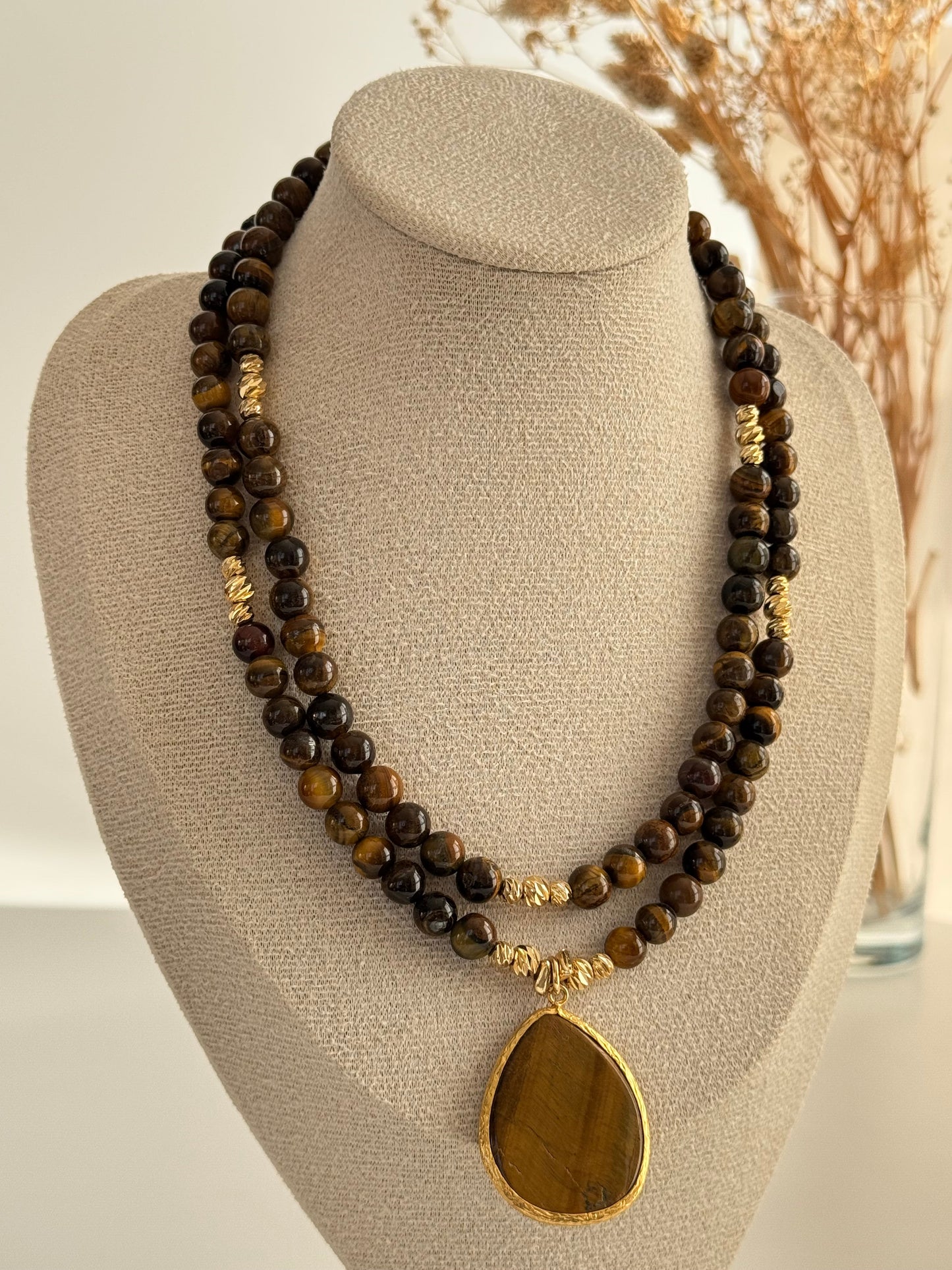 ALIDA Brown Natural Stone Gold-Plated Detail Necklace - Elegant and Unique Jewelry Piece