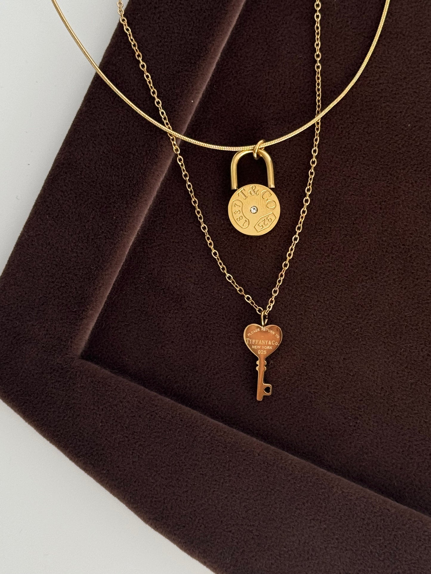 Key-Detailed Gold Steel Necklace for Your Favorite Brand and Model