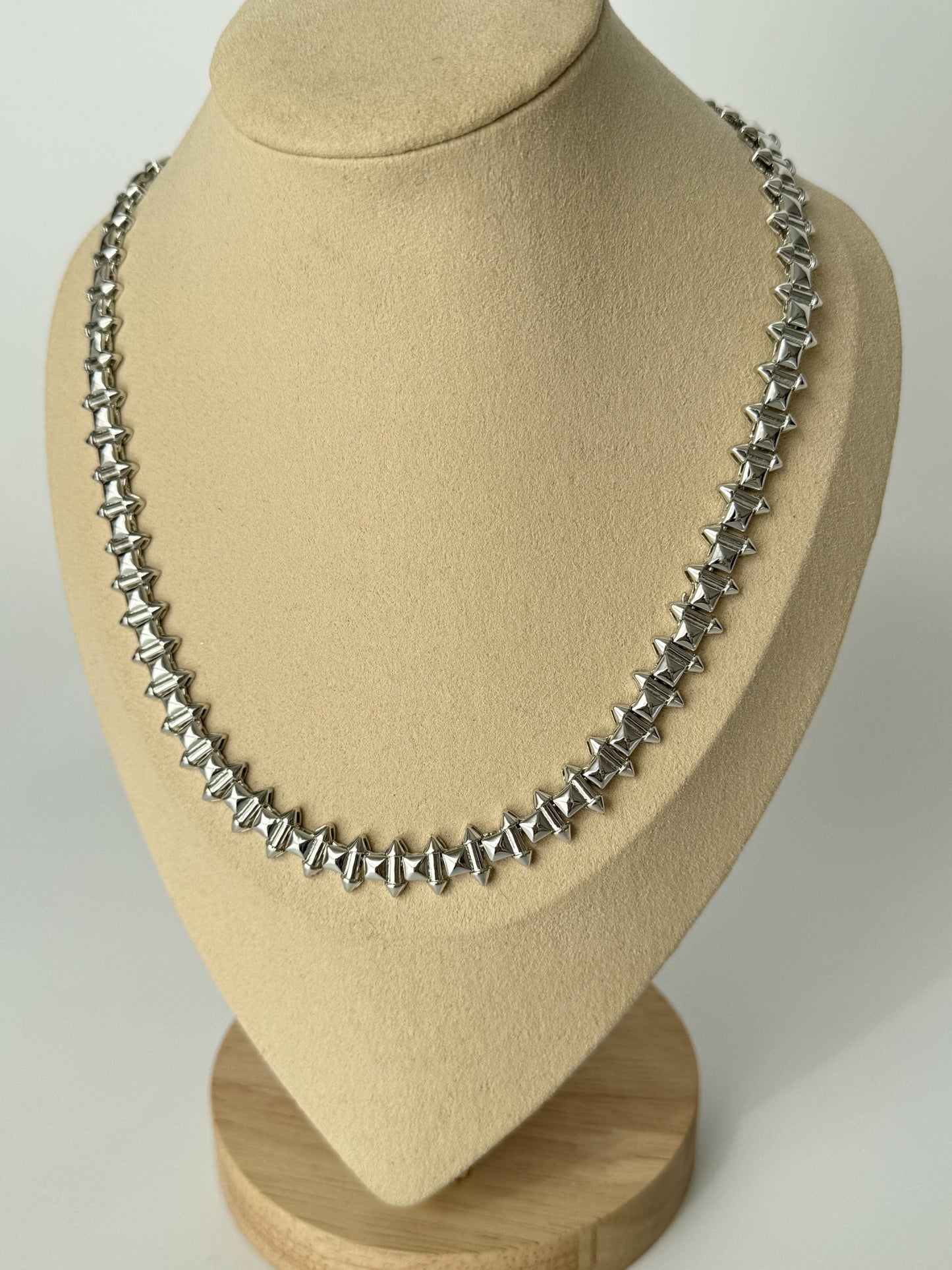 Imported Silver Necklace with Stunning Nail Detail