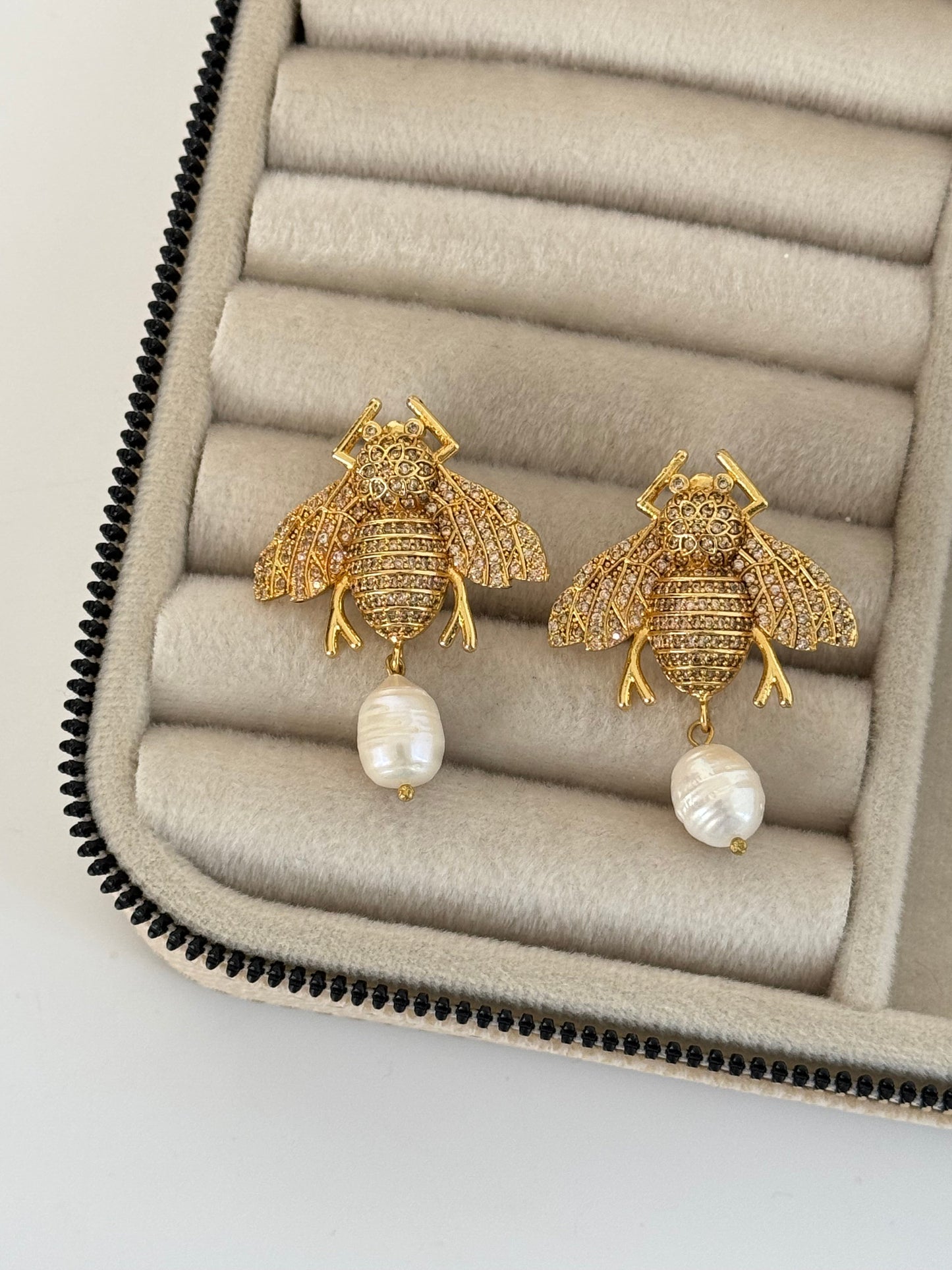 Gold-Plated Earrings with Stunning Pearl Details