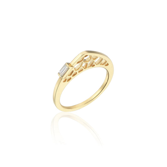 Stunning Gold Ring with Decorative Baguette Stones