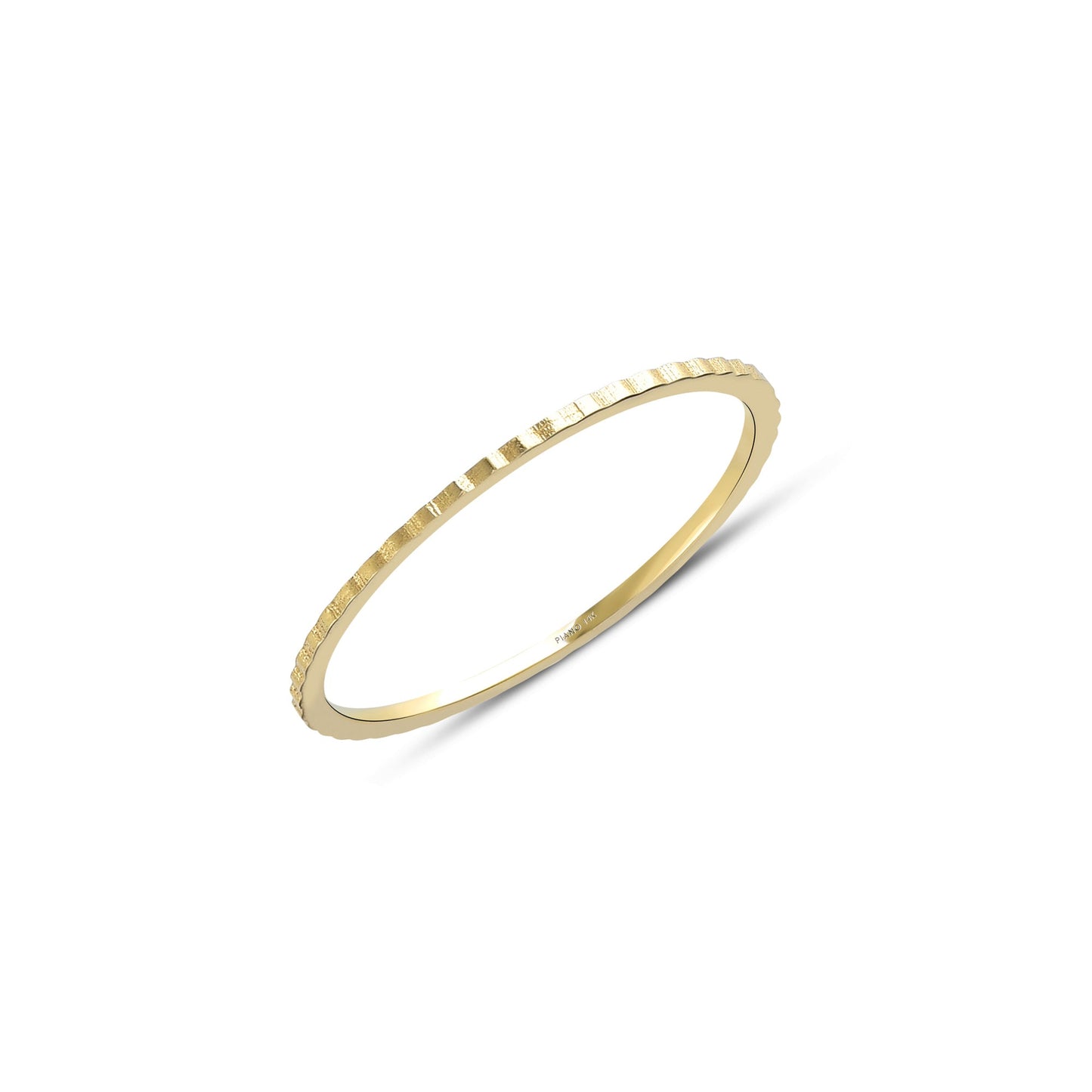 Stunning Gold Link Ring - Elegant and Versatile Jewelry Piece