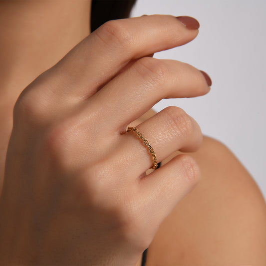 Gold Chain Link Adjustable Ring - Stylish and Versatile Jewelry