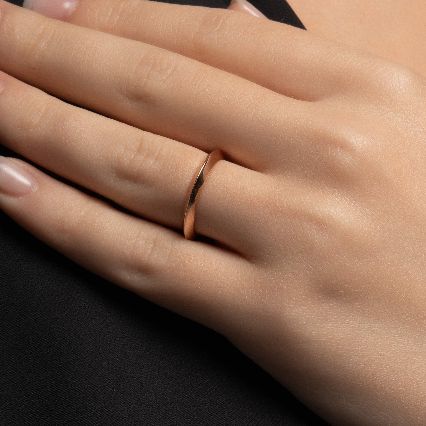 Elegant Gold Disk Ring - Timeless Style for Every Occasion