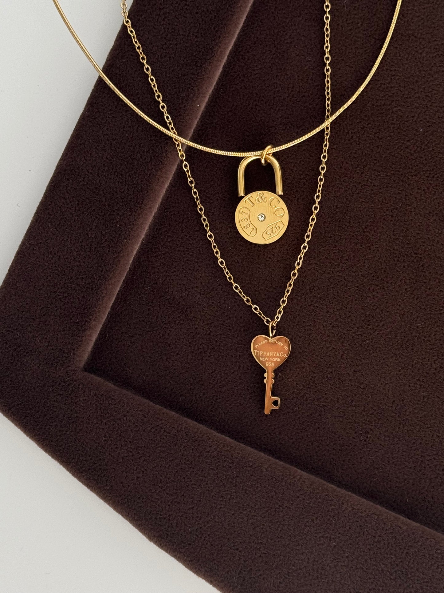 Key-Detailed Gold Steel Necklace for Your Favorite Brand and Model