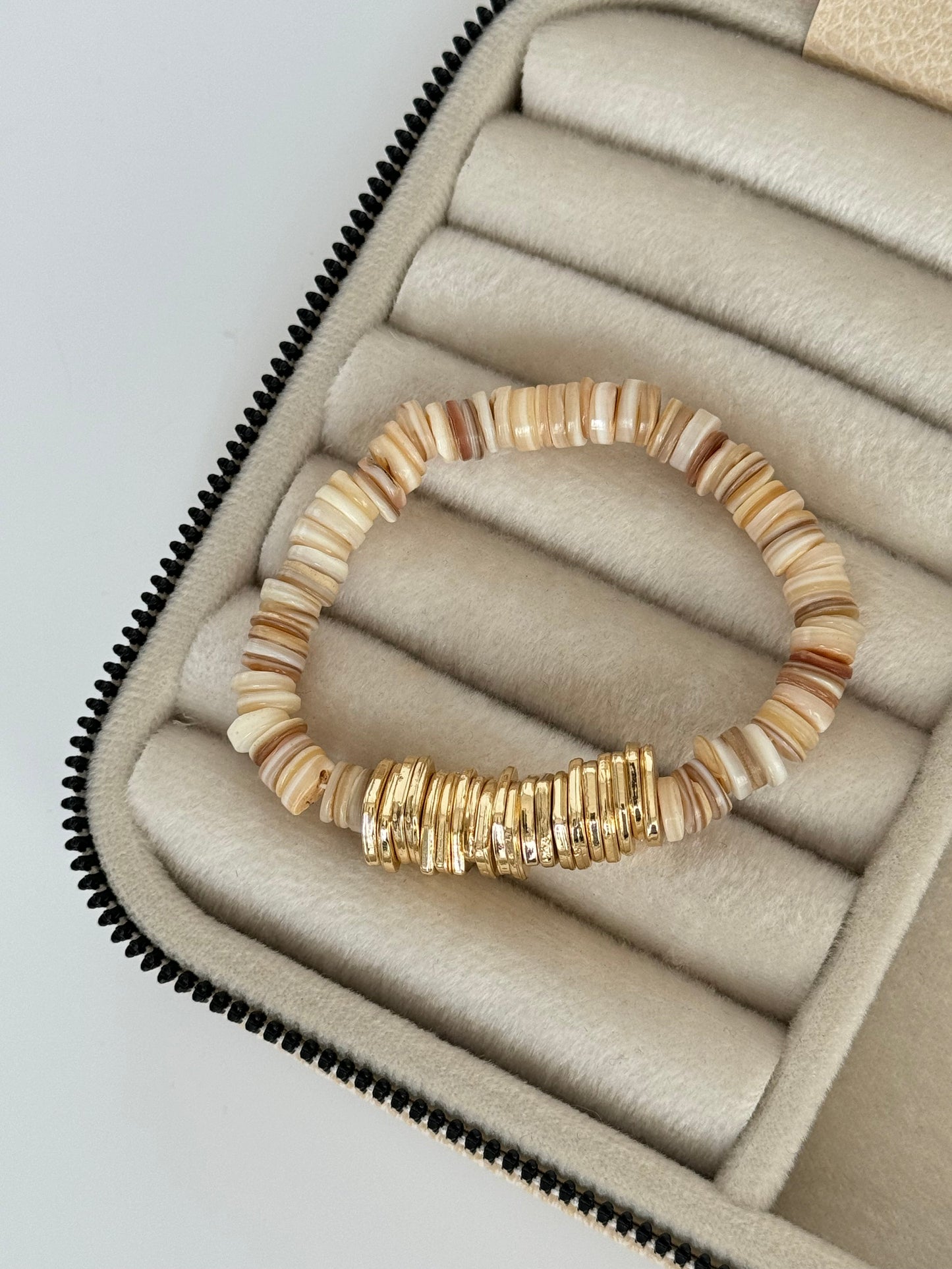 Gold-Plated Cream Glass Bead Bracelet with Stunning Detail