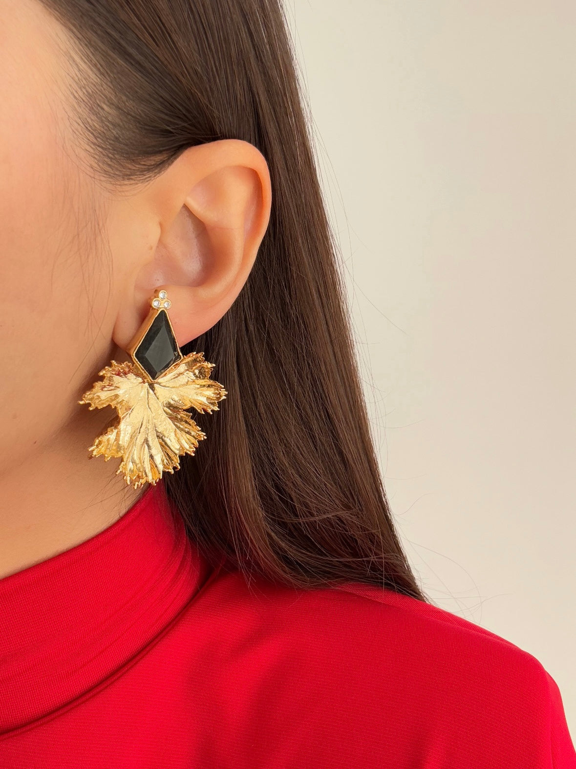 Natural Stone Detailed Leaf Gold-Plated Earrings