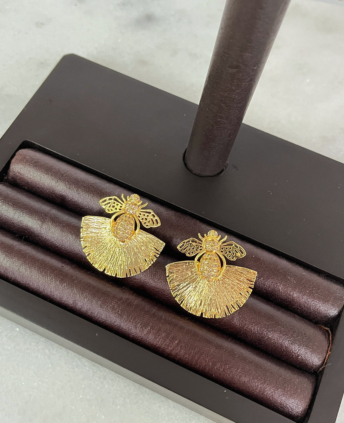 Elegant Gold-Plated Earrings with Intricate Detailing