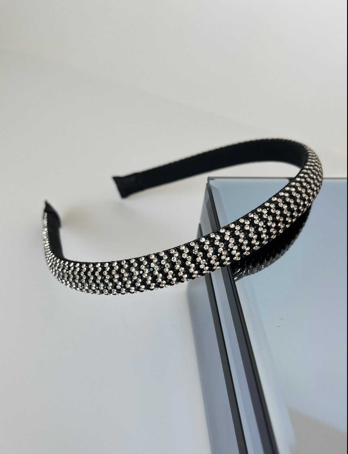 Elegant Black and White Crystal Stone Headband – Darya Collection