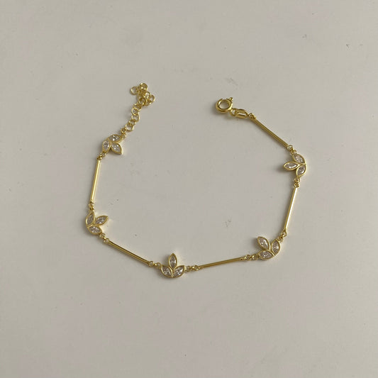 925 Sterling Silver Lotus Bar Bracelet – Elegant and Unique Jewelry