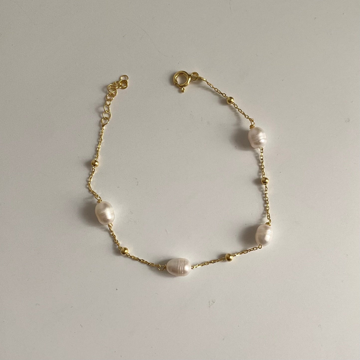 Elegant 925 Silver Pearl Bracelet - Timeless Charm for Every Occasion