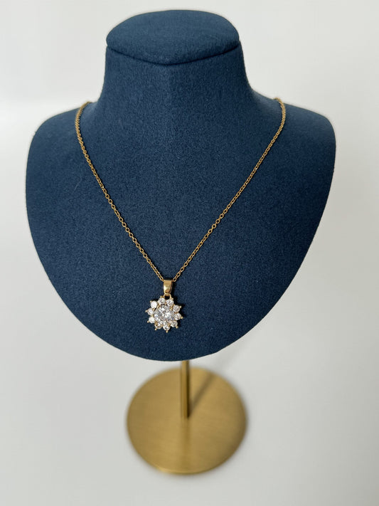 Sun-Inspired Gold Steel Necklace - Dazzling Detail