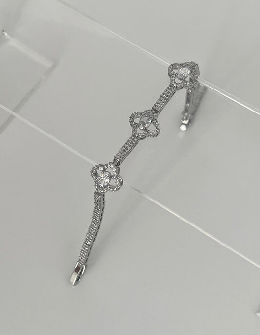 Imported Silver Bracelet with Flower Details and Zircon Stones