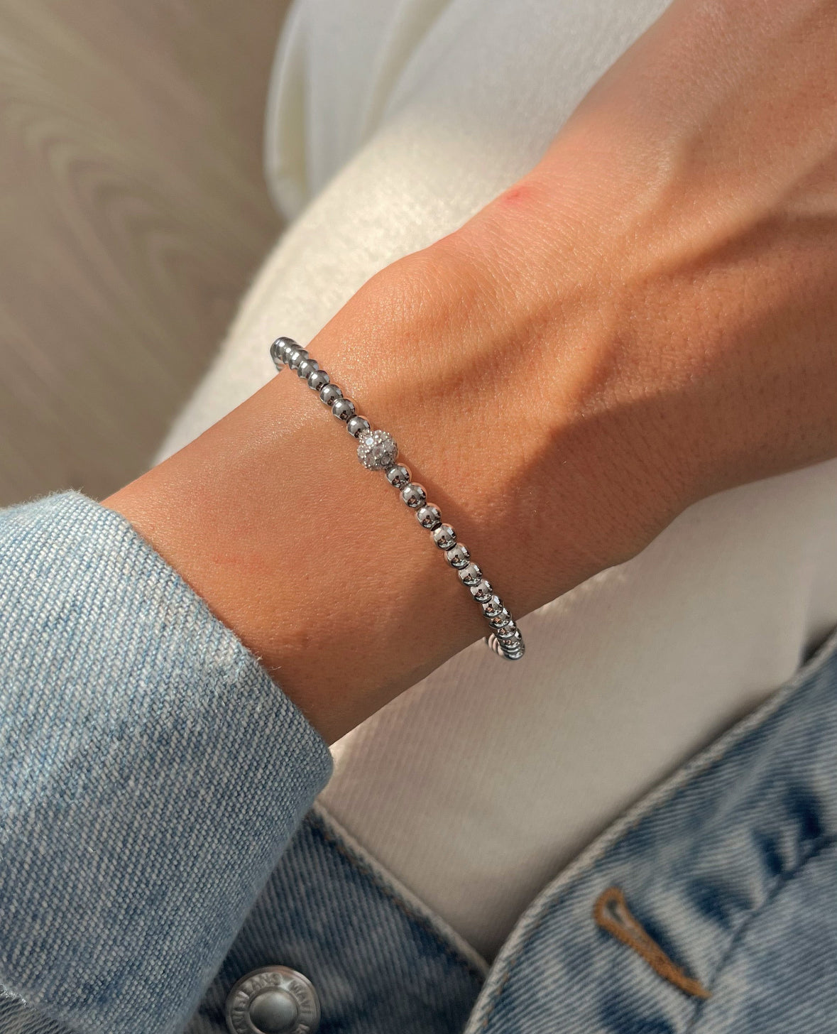 Charming Silver Bracelet with Beaded Detail and Adjustable Design