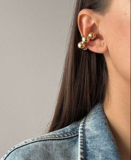 Imported Gold Ear Cuff with Beaded Detail – Stylish and Unique