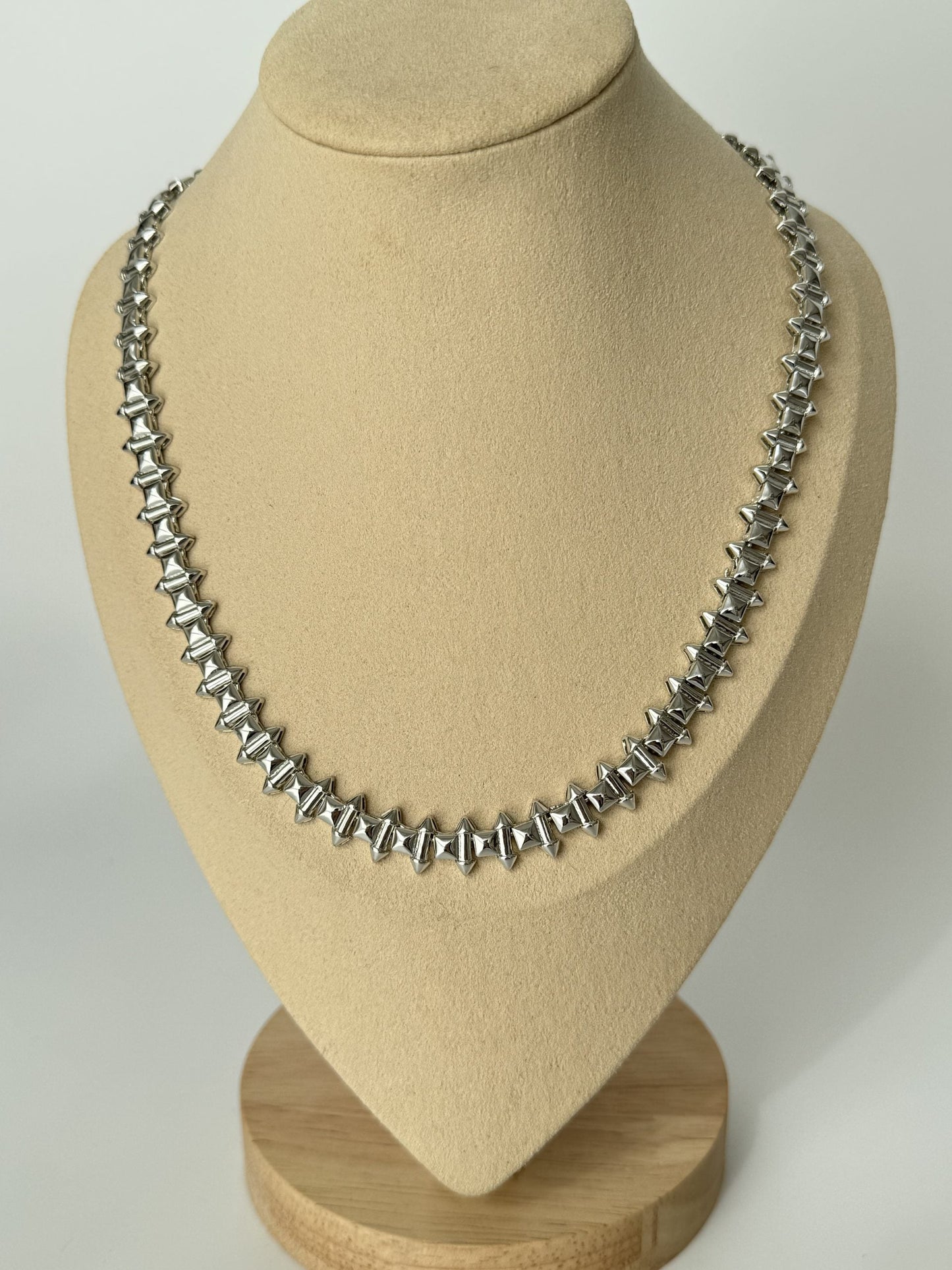 Imported Silver Necklace with Stunning Nail Detail