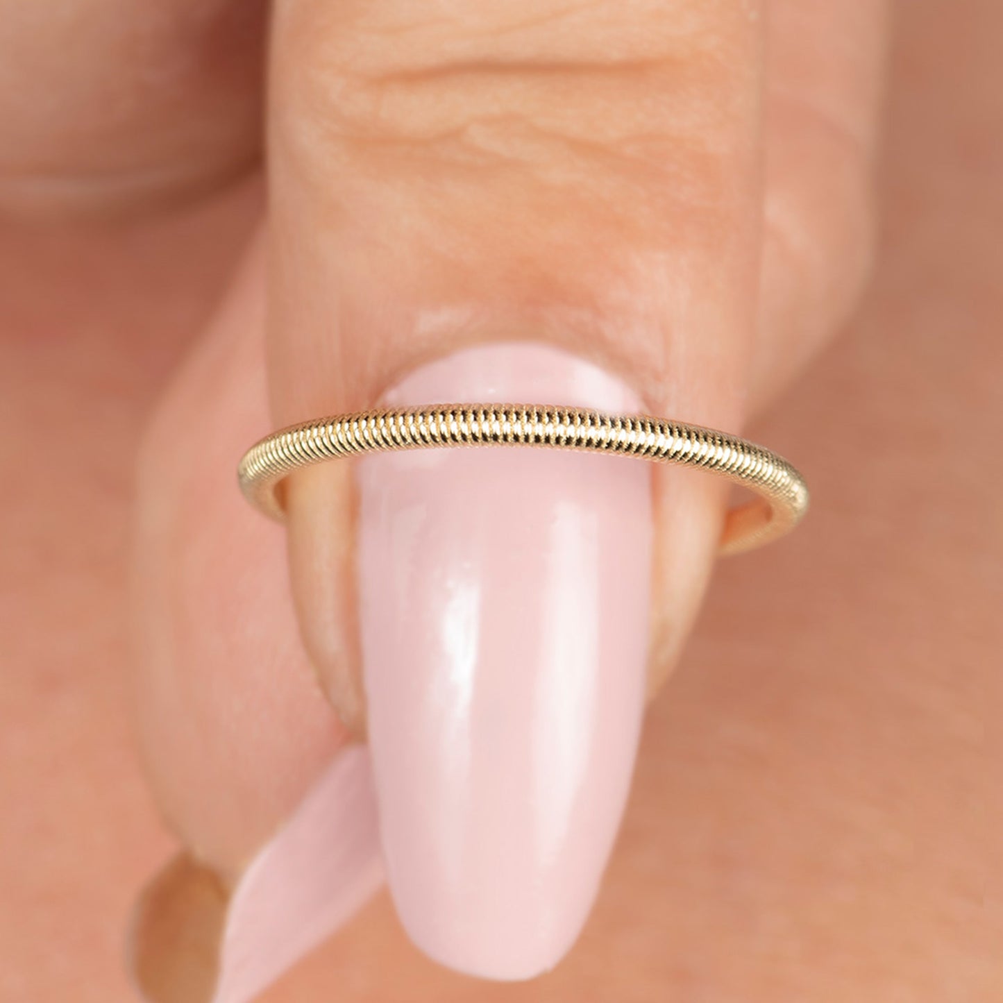 Elegant Andante Thin Spiral Gold Ring - Timeless Beauty for Every Occasion