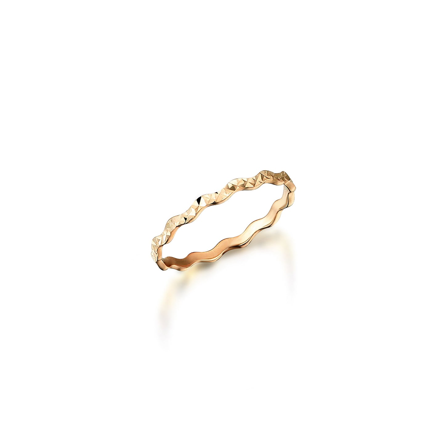 Elegant Cabaret-Inspired Twisted Gold Ring